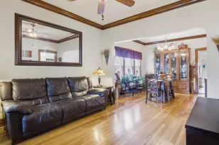 5320 N Lovejoy Ave, Chicago, IL 60630 - Photo 6