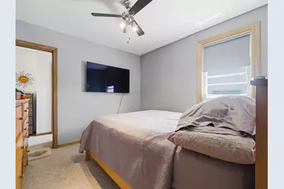 5320 N Lovejoy Avenue, Chicago, IL 60630 - Photo 20