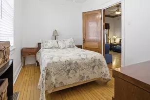 5320 N Lovejoy Ave, Chicago, IL 60630 - Photo 10