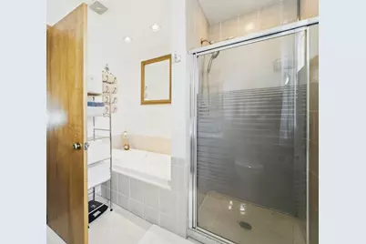 5320 N Lovejoy Avenue, Chicago, IL 60630 - Photo 22