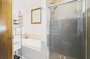5320 N Lovejoy Ave, Chicago, IL 60630 - Photo 22