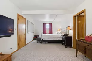 5320 N Lovejoy Ave, Chicago, IL 60630 - Photo 16