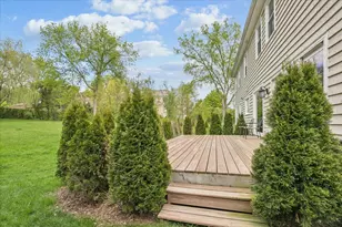 250 Wilshire Rd, Lake Forest, IL 60045 - Photo 22