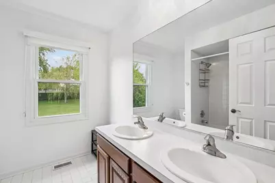 250 Wilshire Road, Lake Forest, IL 60045 - Photo 18