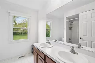 250 Wilshire Rd, Lake Forest, IL 60045 - Photo 18
