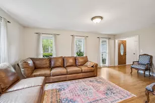 250 Wilshire Rd, Lake Forest, IL 60045 - Photo 4