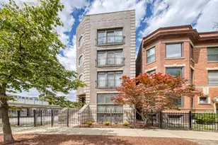 932 W Barry Ave, Chicago, IL 60657 - Photo 1
