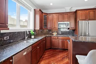 932 W Barry Ave, Chicago, IL 60657 - Photo 6
