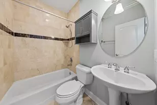 932 W Barry Ave, Chicago, IL 60657 - Photo 18