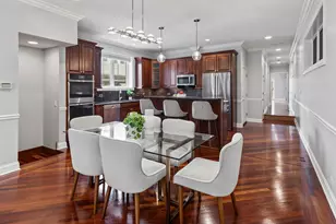 932 W Barry Ave, Chicago, IL 60657 - Photo 8
