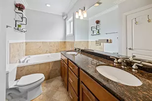 932 W Barry Ave, Chicago, IL 60657 - Photo 20
