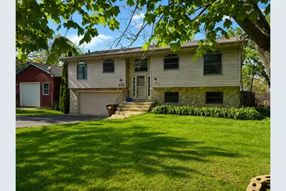 8712 Coral Road, Wonder Lake, IL 60097 - Photo 2