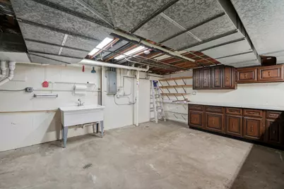 10S324 E Hampshire Lane, Willowbrook, IL 60527 - Photo 32