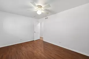 10S324 E Hampshire Ln, Willowbrook, IL 60527 - Photo 24