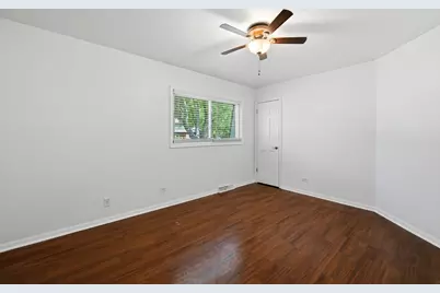 10S324 E Hampshire Lane, Willowbrook, IL 60527 - Photo 22