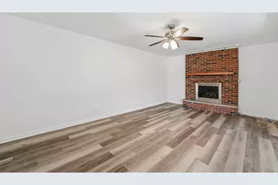 10S324 E Hampshire Lane, Willowbrook, IL 60527 - Photo 14