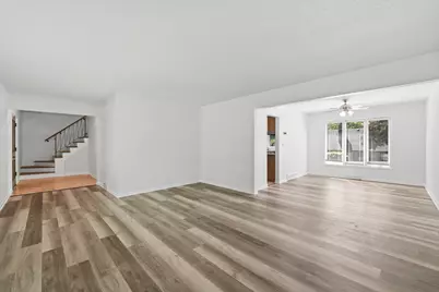 10S324 E Hampshire Lane, Willowbrook, IL 60527 - Photo 6