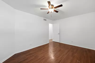 10S324 E Hampshire Lane, Willowbrook, IL 60527 - Photo 22