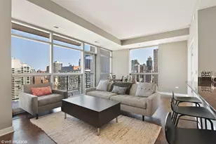 303 W Ohio St, Chicago, IL 60654 - Photo 2
