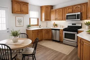 39 Arlington Dr, Romeoville, IL 60446 - Photo 2