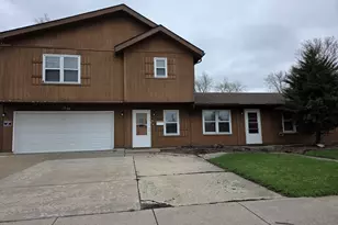 39 Arlington Dr, Romeoville, IL 60446 - Photo 1