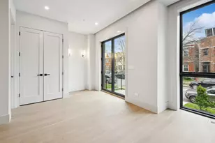 2434 W Superior St, Chicago, IL 60612 - Photo 2