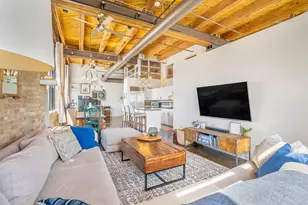 1872 N Clybourn Ave, Chicago, IL 60614 - Photo 2