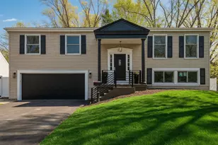 212 S River Rd, Naperville, IL 60540 - Photo 1