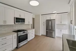 212 S River Rd, Naperville, IL 60540 - Photo 8