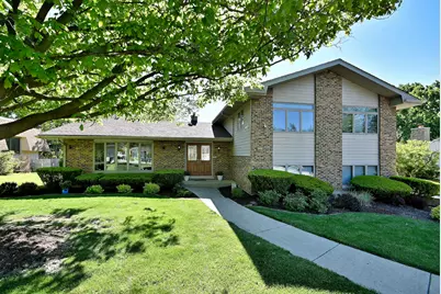 9S631 William Drive, Burr Ridge, IL 60527 - Photo 1