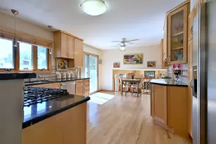 9S631 William Dr, Burr Ridge, IL 60527 - Photo 10