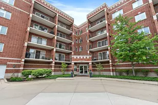 455 W Front St, Wheaton, IL 60187 - Photo 1