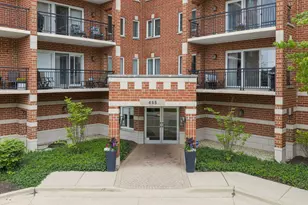 455 W Front St, Wheaton, IL 60187 - Photo 2