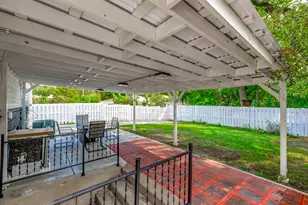 8461 Gross Point Rd, Skokie, IL 60077 - Photo 36