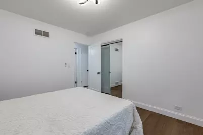 8461 Gross Point Road, Skokie, IL 60077 - Photo 16