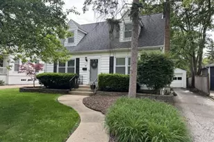 352 S Wright St, Naperville, IL 60540 - Photo 1