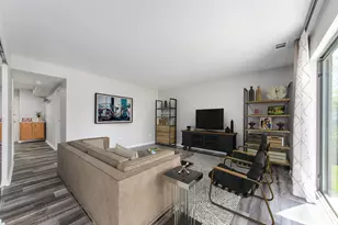 9620 Bianco Terrace, Des Plaines, IL 60016 - Photo 4