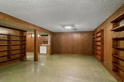 160 Wisconsin Drive, Des Plaines, IL 60016 - Photo 14