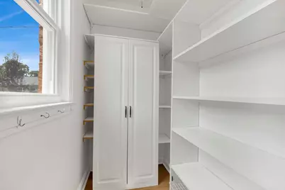 2419 W Berenice Avenue, Chicago, IL 60618 - Photo 18