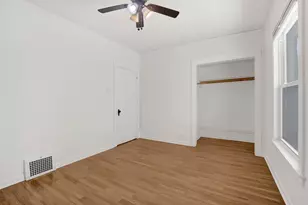 2419 W Berenice Ave, Chicago, IL 60618 - Photo 12