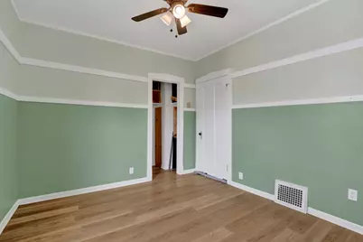 2419 W Berenice Avenue, Chicago, IL 60618 - Photo 14