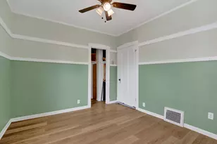 2419 W Berenice Ave, Chicago, IL 60618 - Photo 14