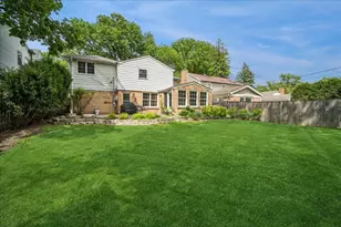 1815 Oak Ave, Northbrook, IL 60062 - Photo 24