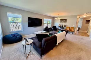 133 Norfolk Ln, Pingree Grove, IL 60140 - Photo 4