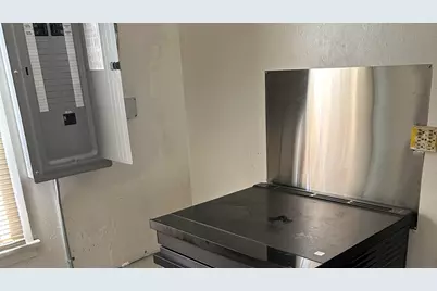 9148 S Burnside Avenue, Chicago, IL 60619 - Photo 6