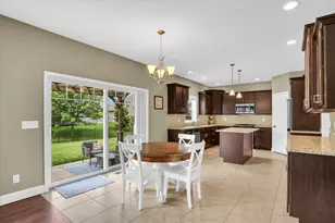 205 Independence Dr, Savoy, IL 61874 - Photo 4