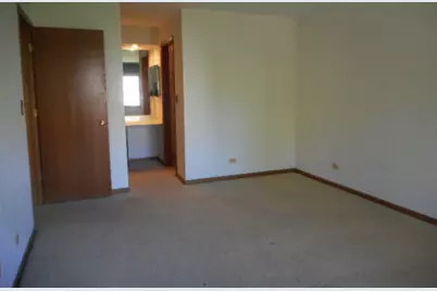 1017 Brentwood Circle, Buffalo Grove, IL 60089 - Photo 12