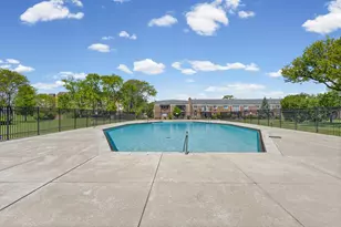 10381 Dearlove Rd, Glenview, IL 60025 - Photo 16
