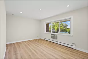 10381 Dearlove Rd, Glenview, IL 60025 - Photo 12