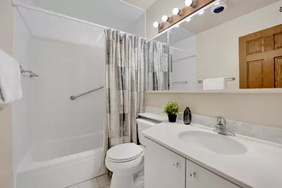 1850 N Clark Street #703, Chicago, IL 60614 - Photo 10